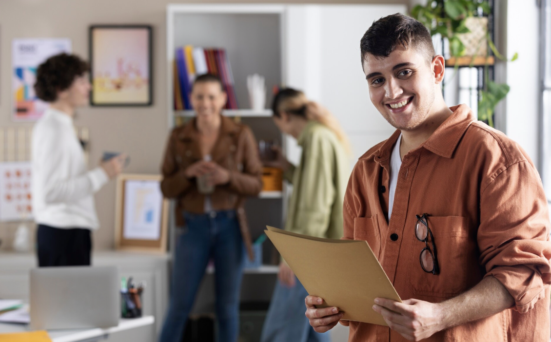 Cómo afecta el estrés laboral al rendimiento en Colombia: cifras, riesgos y estrategias para manejarlo